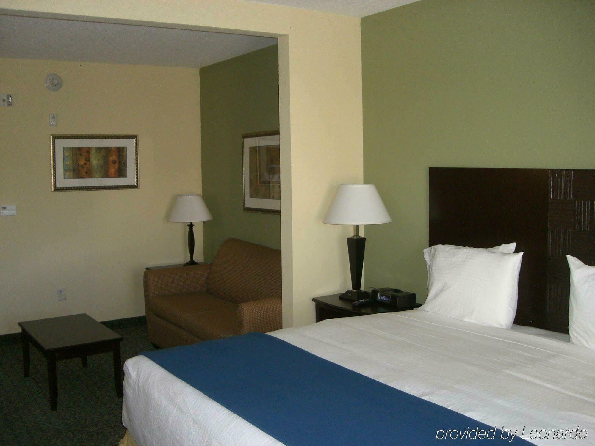 Holiday Inn Express & Suites Covington By Ihg חדר תמונה